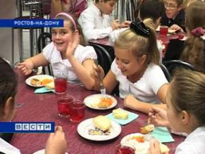 До 85 процентов школьников Ростова кормят горячим питанием