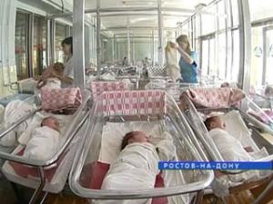 Самого крупного младенца, родившегося в 2010 году в Ростове, назвали Иваном
