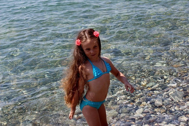 Летний отдых на море нашей дочурки был, как всегда, незабываемым! Море эмоций, позитива и улыбок! :)