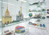 Зимний дворец, Адмиралтейство и «Аврора»: коллекция петербургского музея LEGO пополнилась новыми экспонатами
