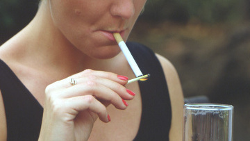 Бросив курить, женщины молодеют на 13 лет